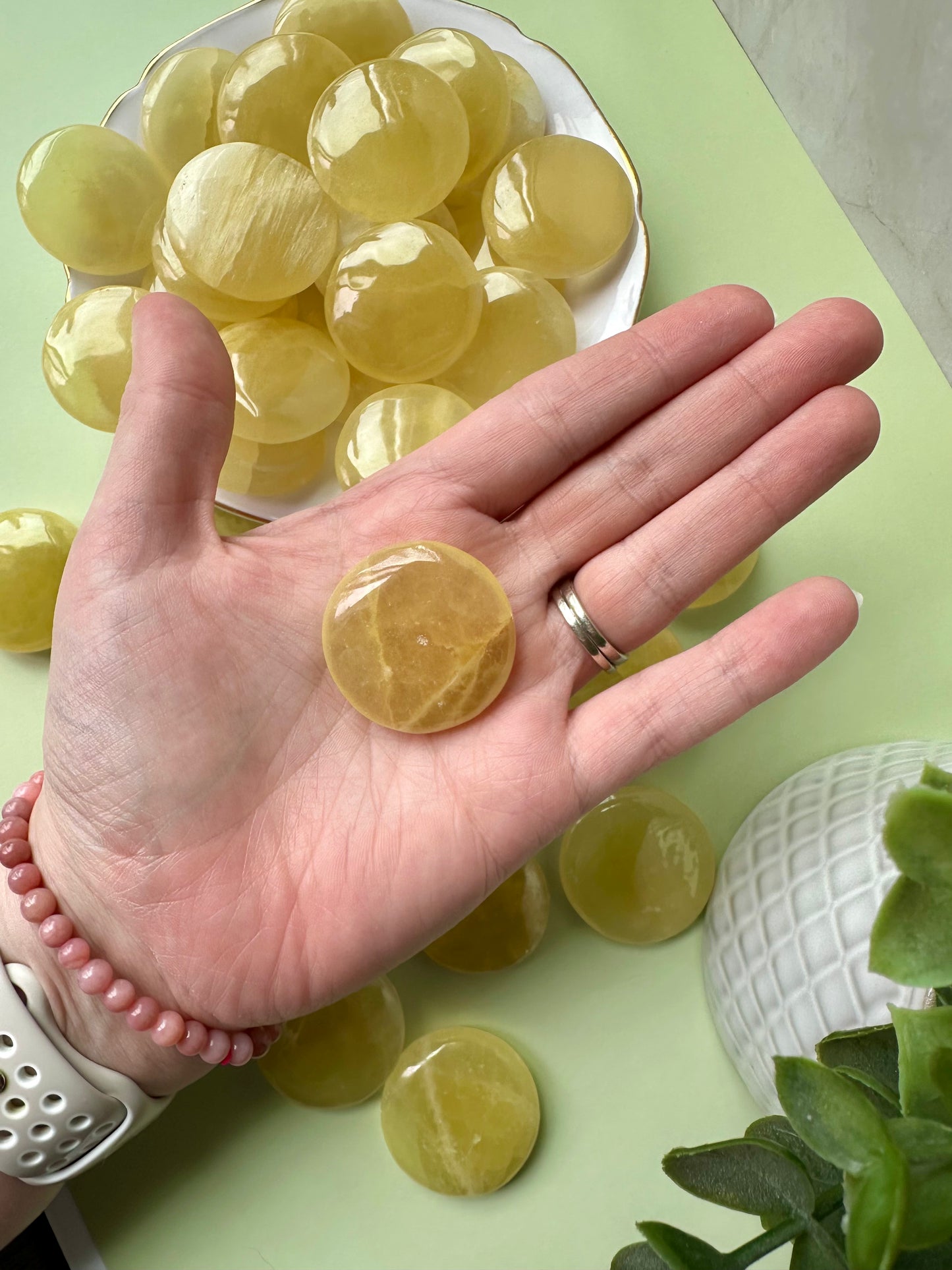 Lemon Calcite Flat - MEDIUM